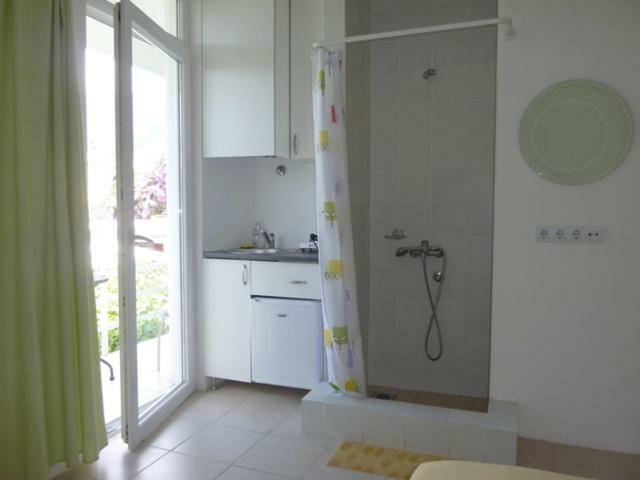 Mini Apartments Natasha Сутоморе Экстерьер фото